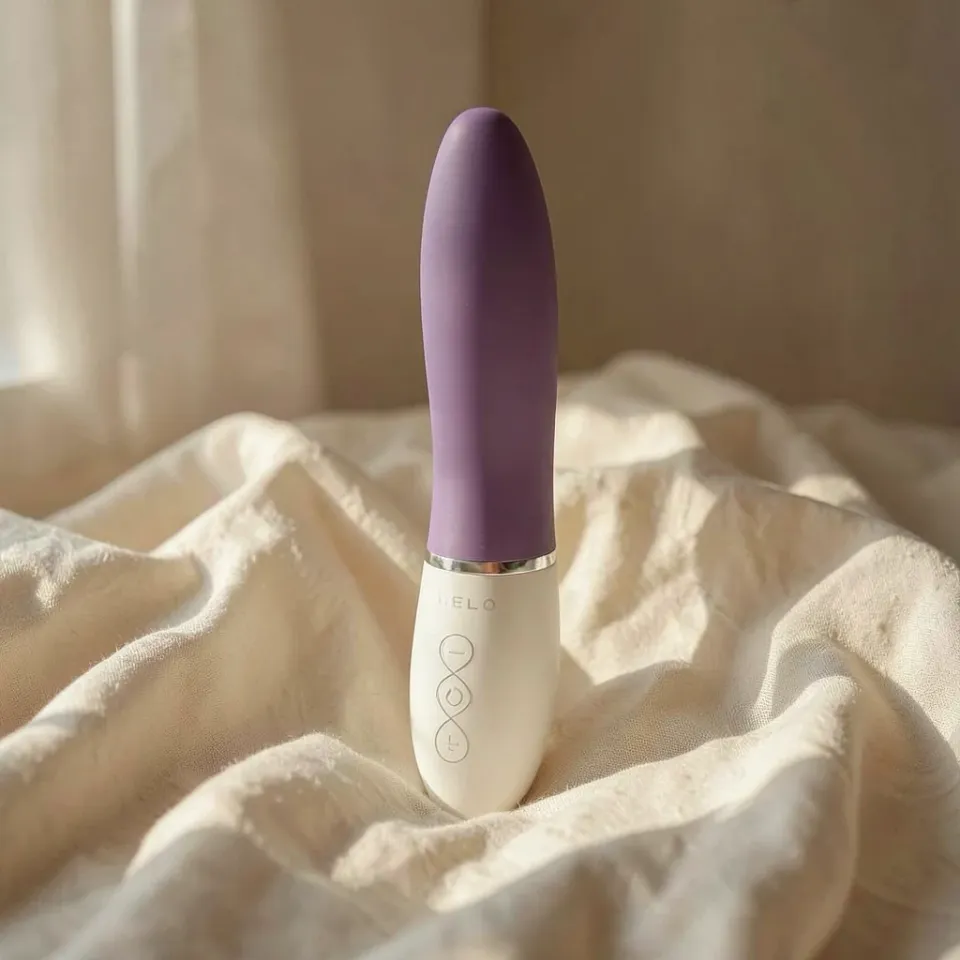LELO LIV 3 vibratore punto G viola app