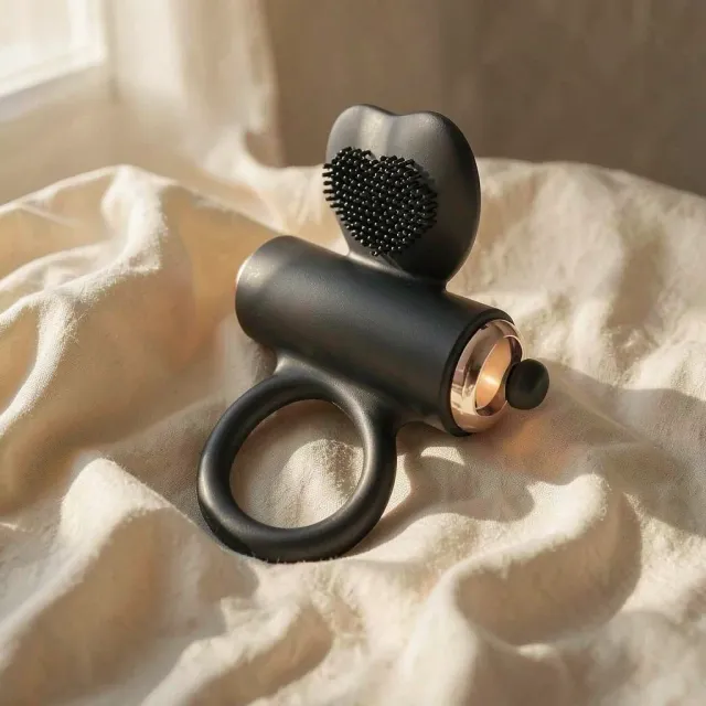Womanvibe Zeus anello vibrante silicone stimolatore cuore