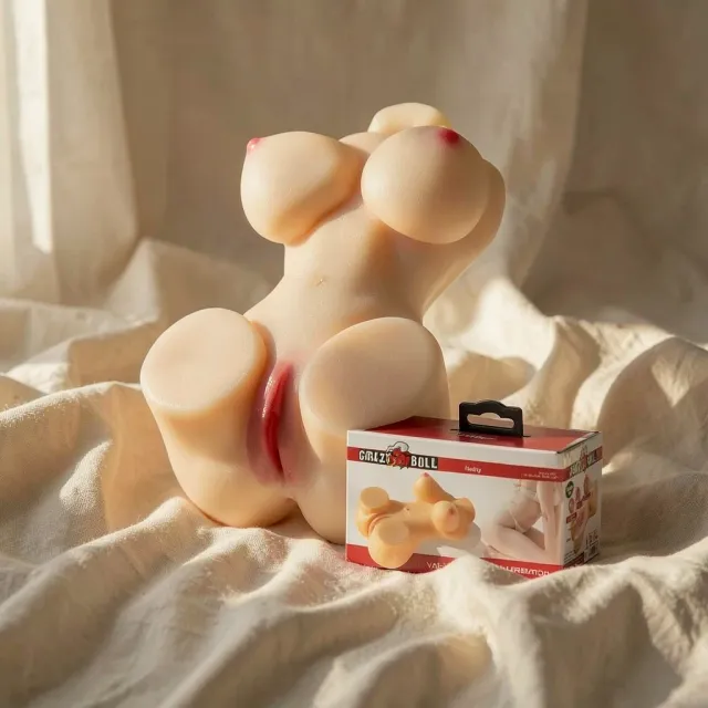 Frutille Crazy Bull Hetty torso masturbatore 1,9 kg TPR