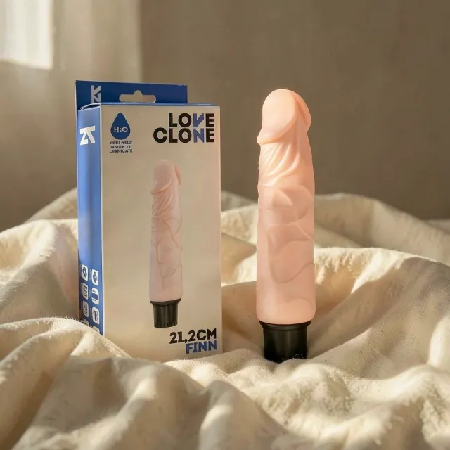 LoveClone Finn vibratore realistico autolubrificante 21,2 cm