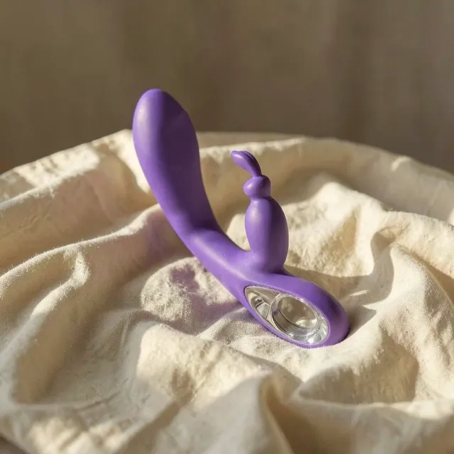 Frutille Armony Bella vibratore rabbit viola