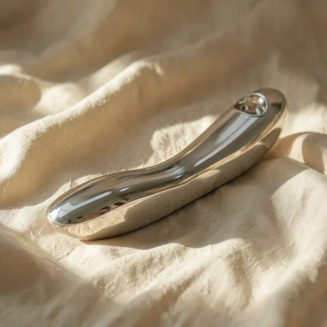 Lelo Inez vibratore clitorideo acciaio 5 modalità