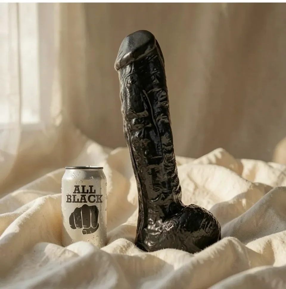 All Black dildo fusto spesso 29 cm venato