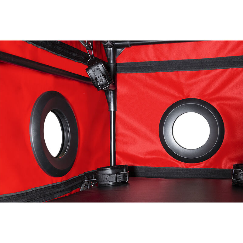 Secret Dome Kink Club La Niche cabina bdsm nero rosso