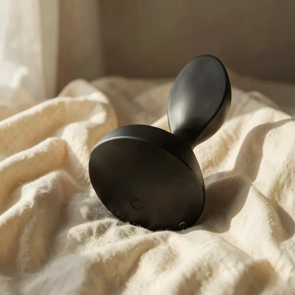 Satisfyer Sweet Seal Connect App plug anale vibrante nero