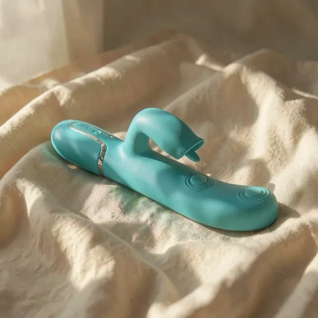 Pretty Love Rabbit Licking vibratore rabbit acqua