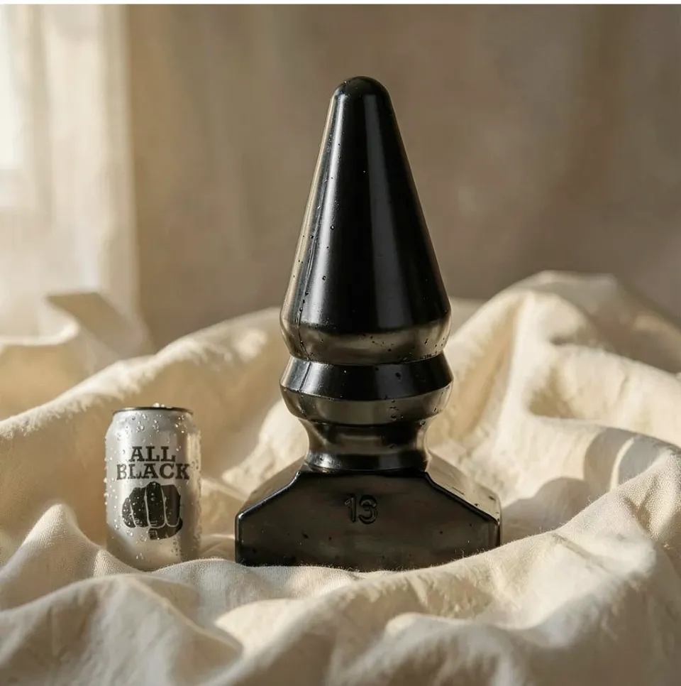 Frutille All Black plug anale conico 28,5 cm 11,5 cm