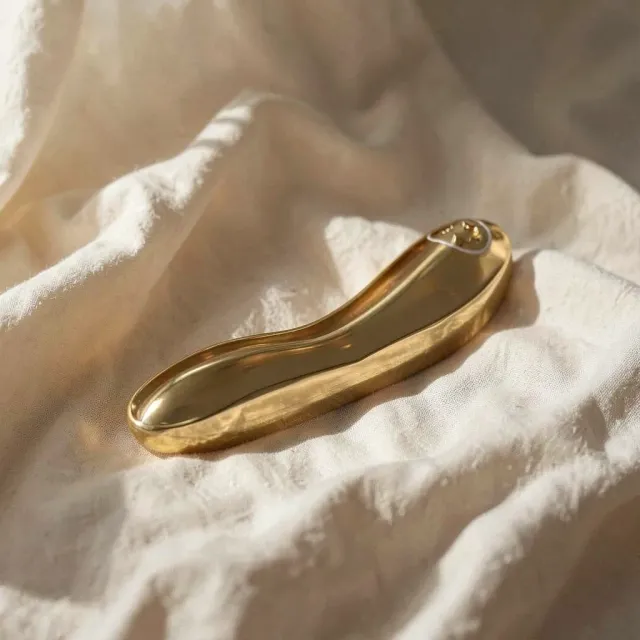 LELO Inez vibratore oro 24 carati 4 ore