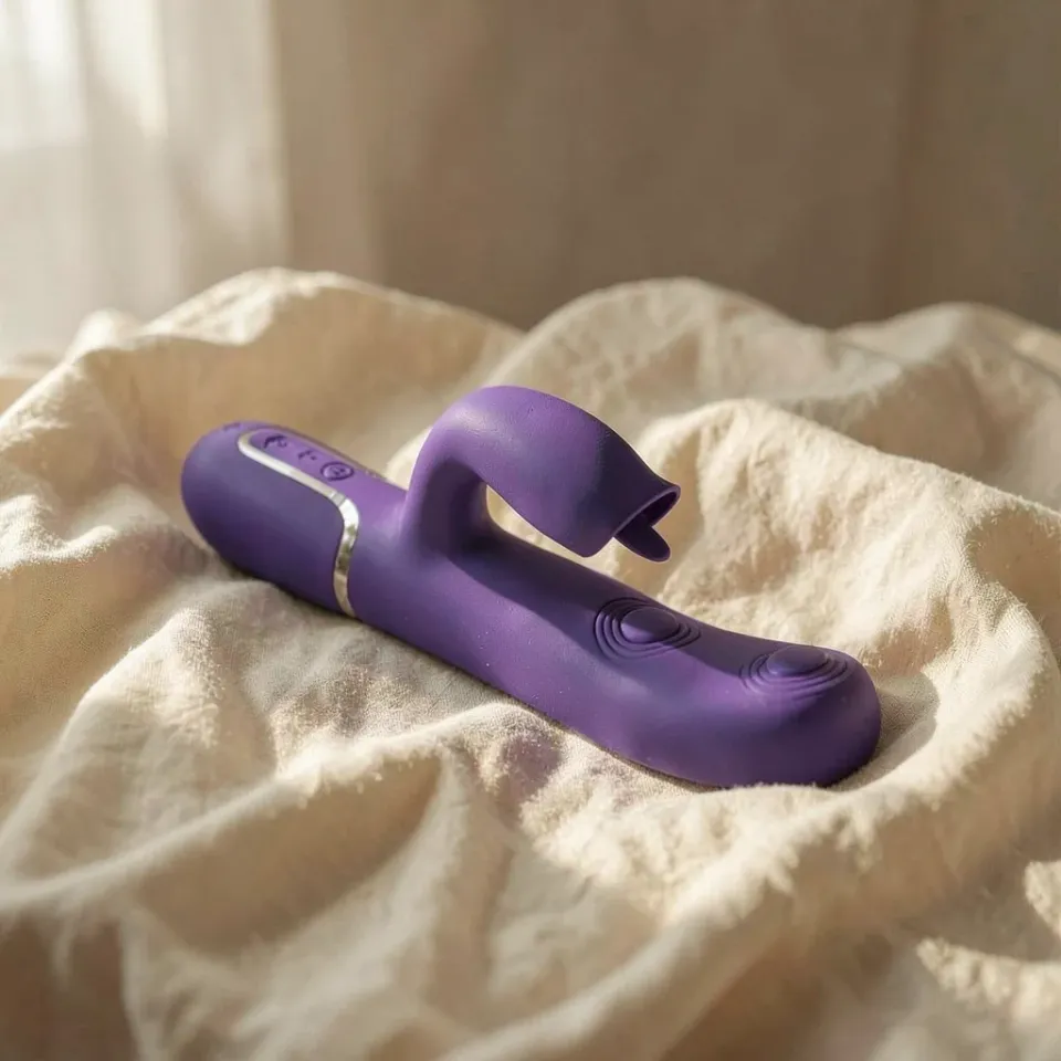 Pretty Love Rabbit Licking vibratore rabbit viola