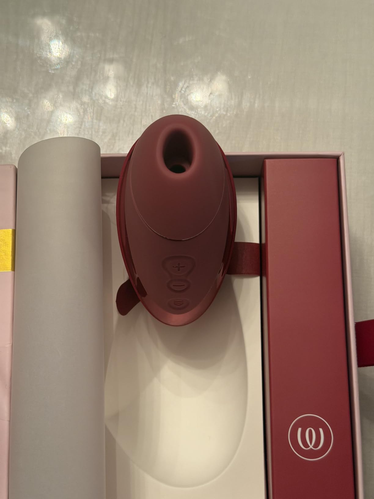 Womanizer Next Liberty stimolatore clitorideo bordeaux 3D
