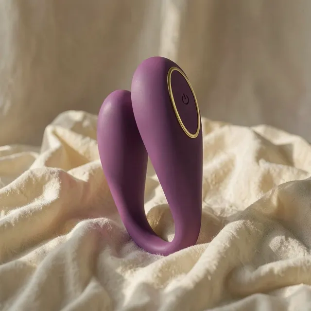 Pretty Love August vibratore di coppia con app viola
