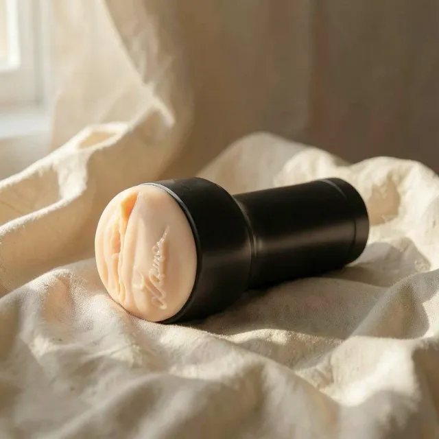 Kiiroo FeelLauren stroker TPE compatibile Keon