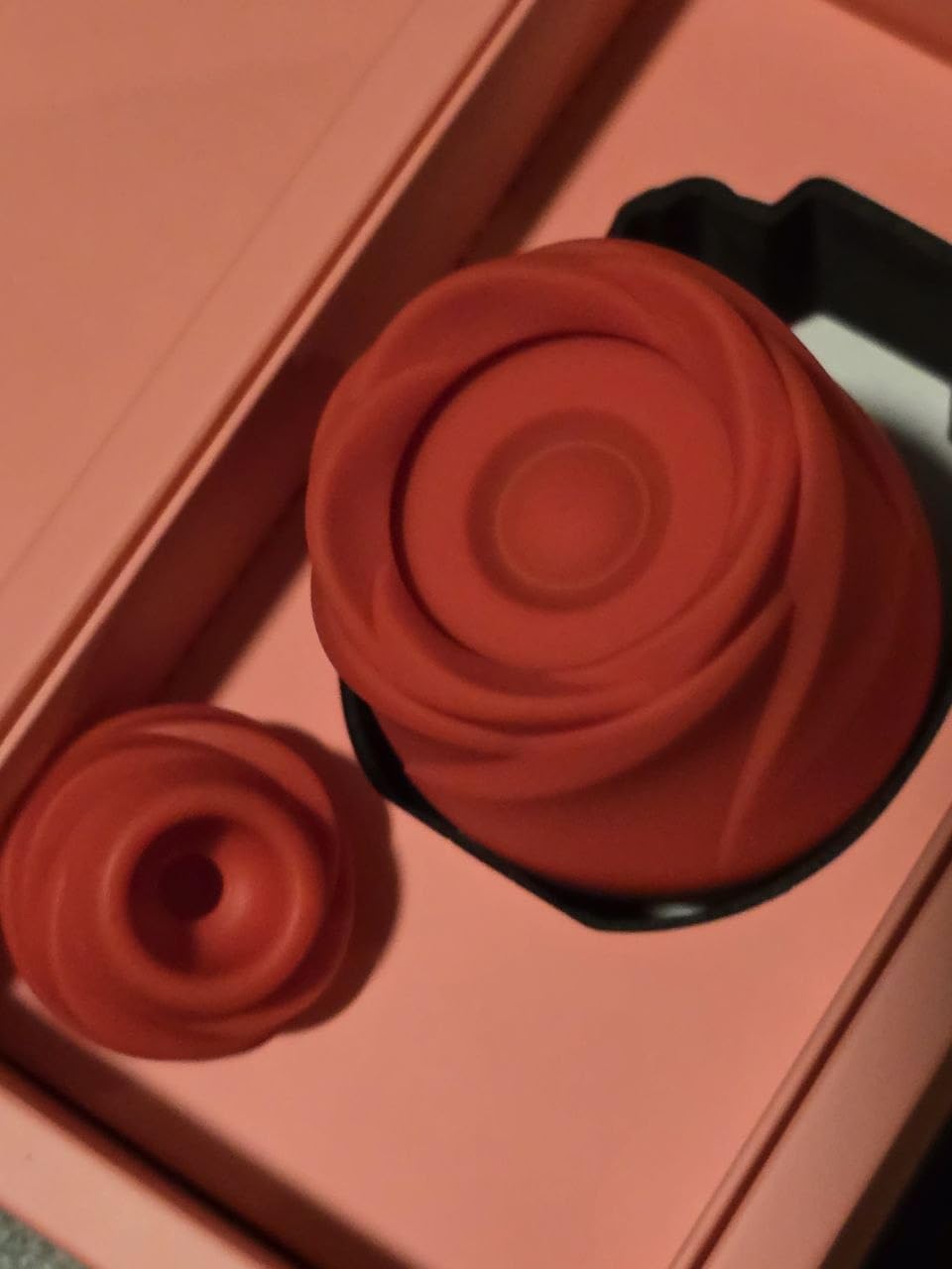 Womanizer Rose succhia clitoride rosso ricaricabile