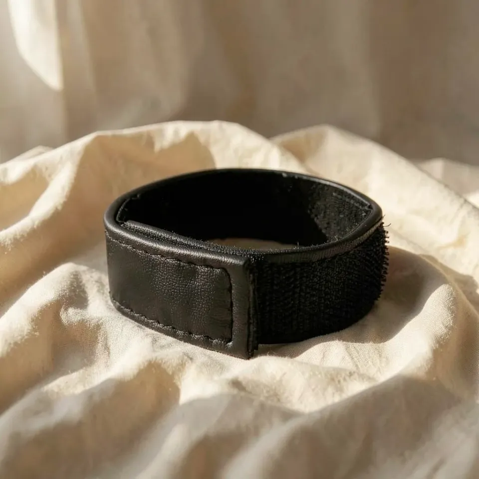Leather Body cinturino pene e testicoli pelle nero 3 posizioni