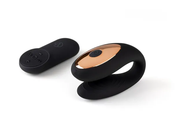 Love Hit by Virgite E12 Essentials vibratore coppia nero telecomando