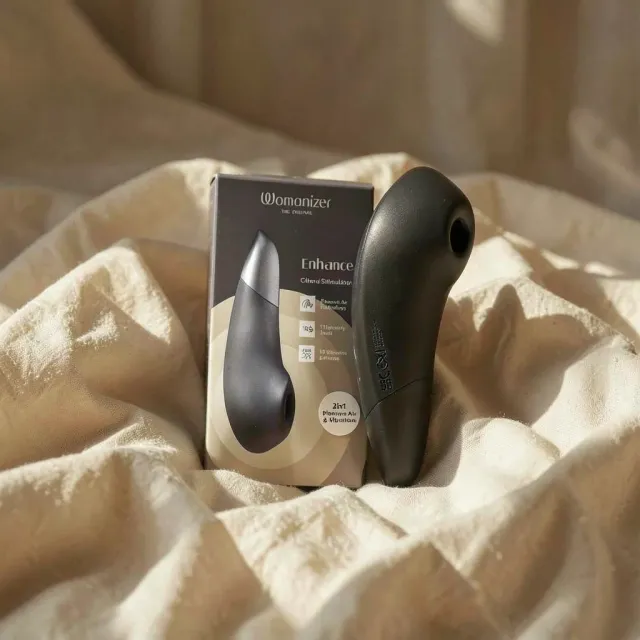 Womanizer Enhance stimolatore clitorideo nero Pleasure Air