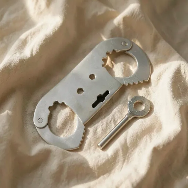 Metal Hard Manette Pollici bondage acciaio 10,3 cm