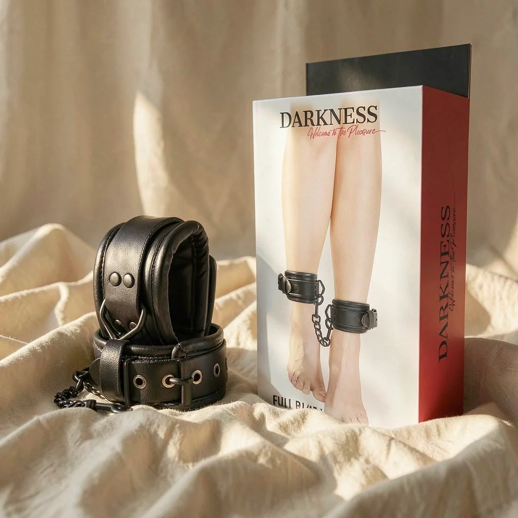 Frutille Darkness cavigliere bondage ecopelle nera regolabili