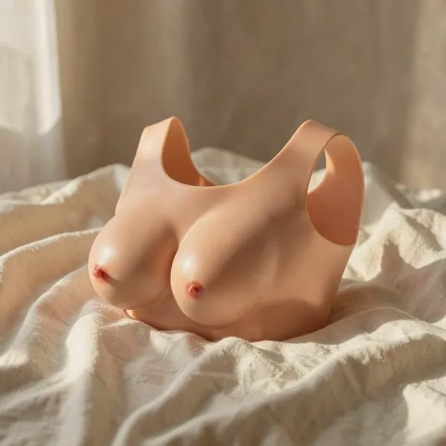 Hidden Desire Alter Ego Breast Top coppa E top con seno