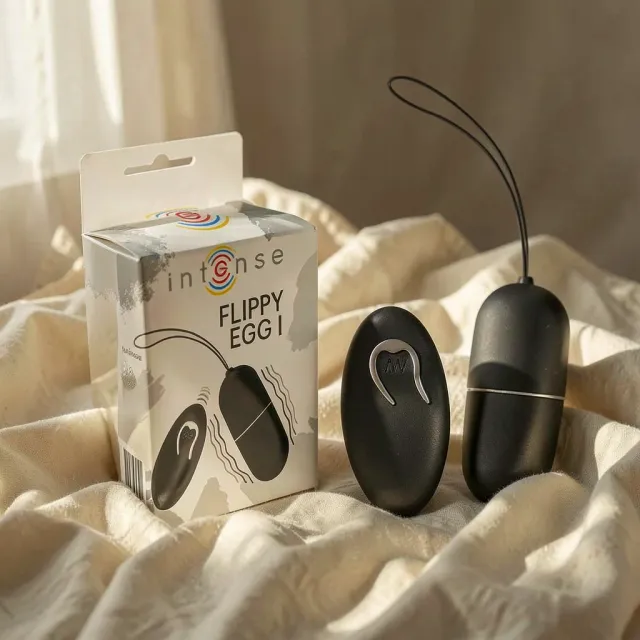 Intense Flippy Egg I Nero ovetto vibrante telecomando