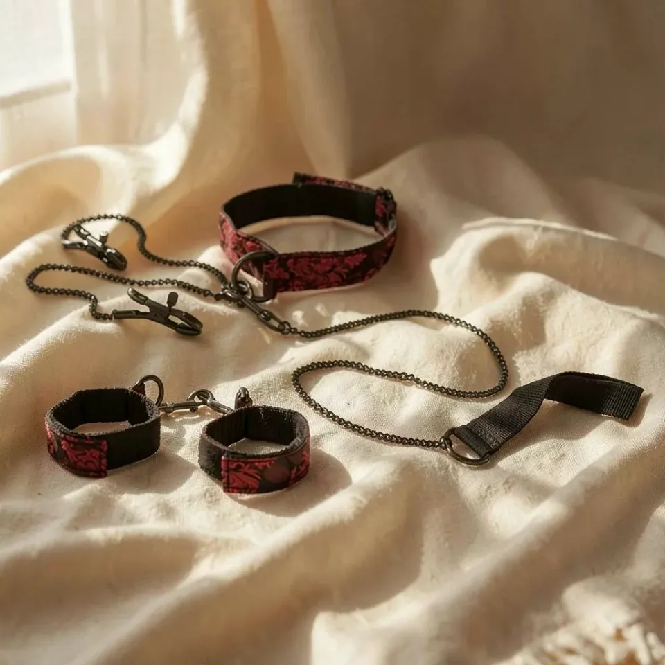 CalExotics Scandal Submissive Kit bondage 4 pezzi
