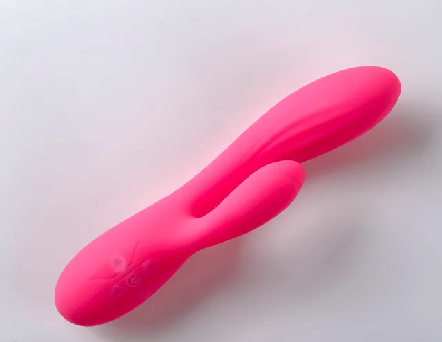 Love Hit V1 vibratore rosa ricaricabile silicone