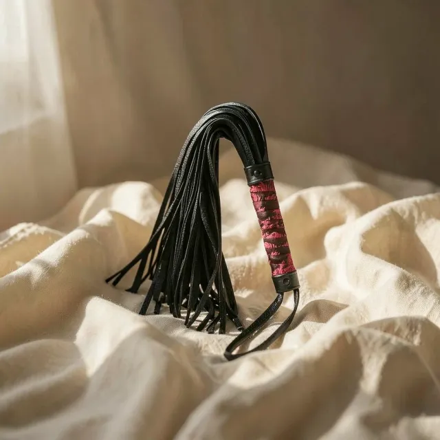 CalExotics Scandal Flogger Nero 37,5 cm